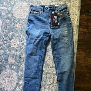 Tommy Hillfiger Women’s Flex Contoured Jeans